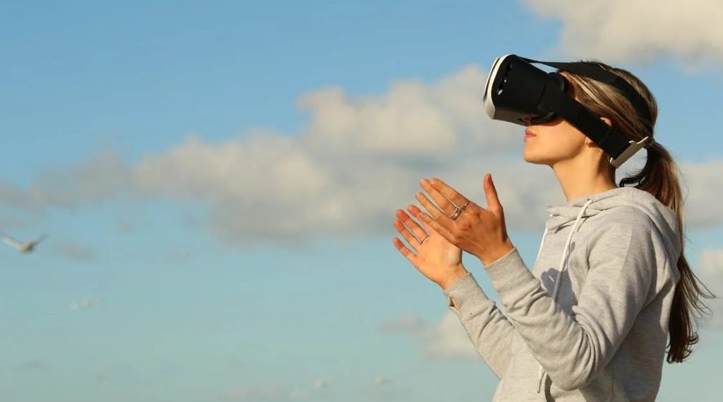 Virtual Reality | Company Should Invest In Virtual Reality