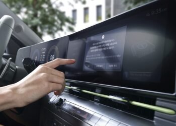 Immersive Experience: Continental Delivers V-Shaped Display to Hyundai Kona